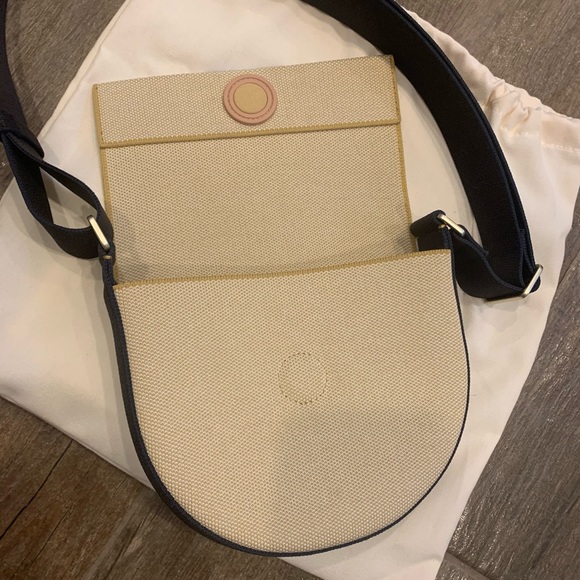 Sold on cross post - Picture 2 of 7